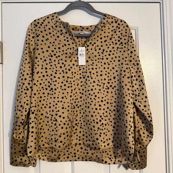 LOFT Tops - NWT LOFT Leopard Print Blouse size small
